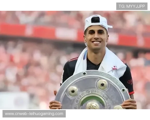 国米跟队记者透露坎塞洛等待巴萨，转会承诺待兑现